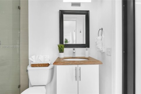 House in Pompano Beach, Florida 3 bedrooms, 136.57 sq.m. № 2044033 - photo 21