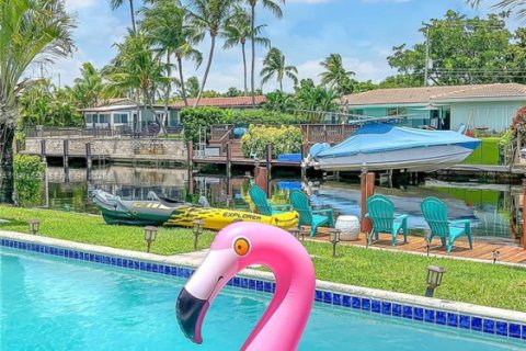 House in Pompano Beach, Florida 3 bedrooms, 136.57 sq.m. № 2044033 - photo 12