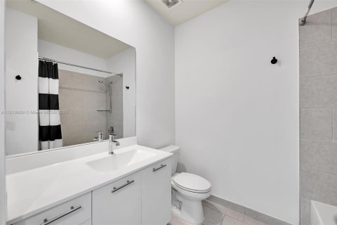 Condo in Doral, Florida, 3 bedrooms  № 1888839 - photo 14