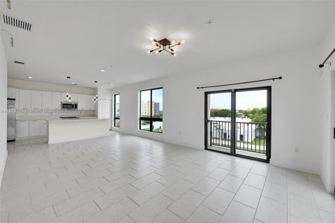 Condo in Doral, Florida, 3 bedrooms  № 1888839 - photo 2