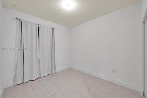 Condo in Doral, Florida, 3 bedrooms  № 1888839 - photo 11