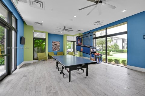 Condo in Doral, Florida, 3 bedrooms  № 1888839 - photo 25