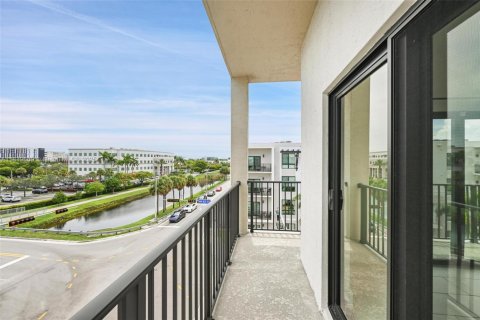 Condo in Doral, Florida, 3 bedrooms  № 1888839 - photo 18