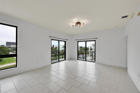 Condo in Doral, Florida, 3 bedrooms  № 1888839 - photo 3
