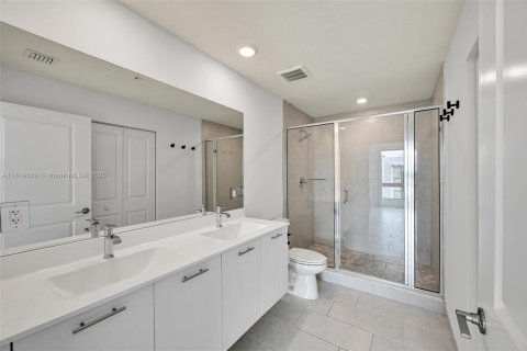 Condo in Doral, Florida, 3 bedrooms  № 1888839 - photo 13