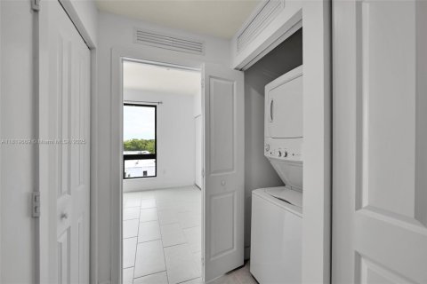 Condo in Doral, Florida, 3 bedrooms  № 1888839 - photo 15