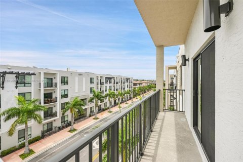 Condo in Doral, Florida, 3 bedrooms  № 1888839 - photo 1