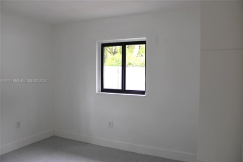 Villa ou maison à vendre à North Miami, Floride: 3 chambres, 154.68 m2 № 2432073 - photo 5