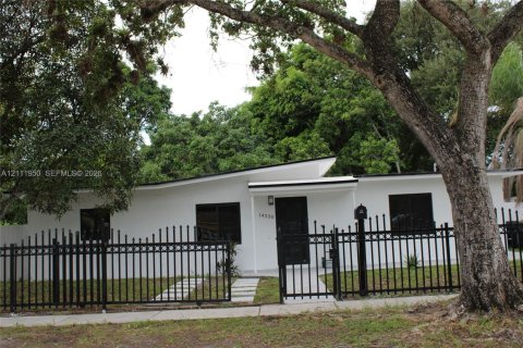 Villa ou maison à North Miami, Floride 3 chambres, 154.68 m2 № 2432073