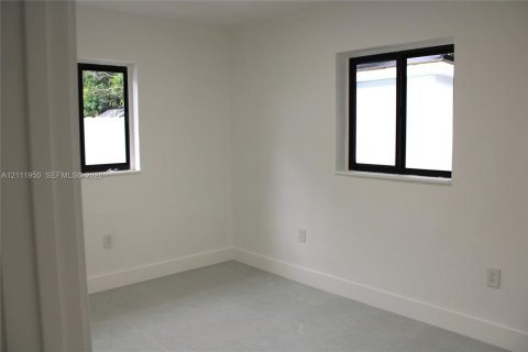 Villa ou maison à vendre à North Miami, Floride: 3 chambres, 154.68 m2 № 2432073 - photo 6