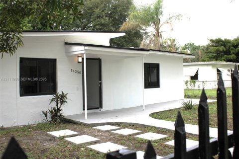Villa ou maison à vendre à North Miami, Floride: 3 chambres, 154.68 m2 № 2432073 - photo 18