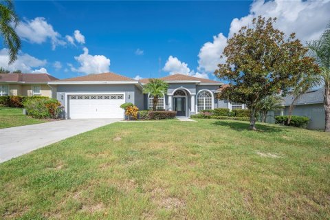 Casa en venta en Lakeland, Florida, 3 dormitorios, 247.21 m2 № 1873524 - foto 1
