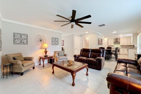 House in Wimauma, Florida 4 bedrooms, 237.27 sq.m. № 2394044 - photo 11