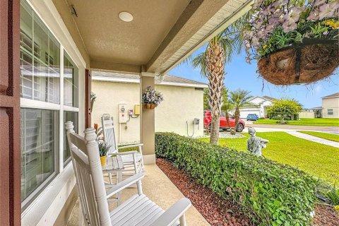 House in Wimauma, Florida 4 bedrooms, 237.27 sq.m. № 2394044 - photo 3