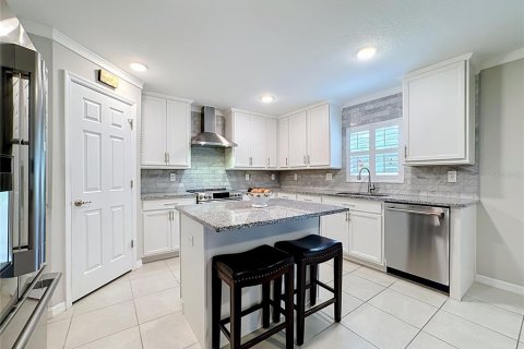 House in Wimauma, Florida 4 bedrooms, 237.27 sq.m. № 2394044 - photo 15