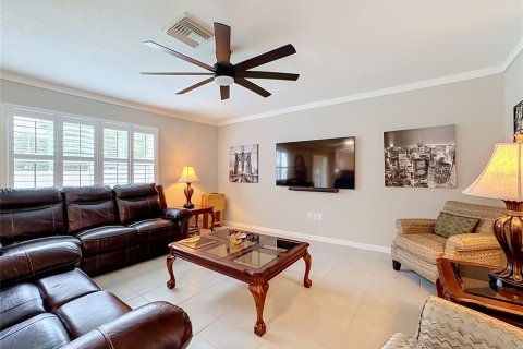 House in Wimauma, Florida 4 bedrooms, 237.27 sq.m. № 2394044 - photo 10