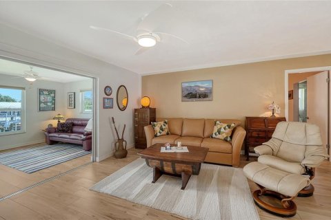House in Bradenton, Florida 2 bedrooms, 144.37 sq.m. № 1869465 - photo 10