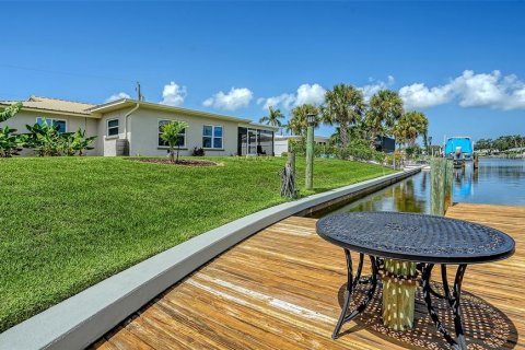 House in Bradenton, Florida 2 bedrooms, 144.37 sq.m. № 1869465 - photo 30