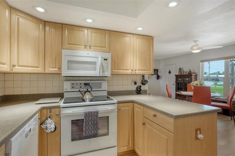 House in Bradenton, Florida 2 bedrooms, 144.37 sq.m. № 1869465 - photo 13