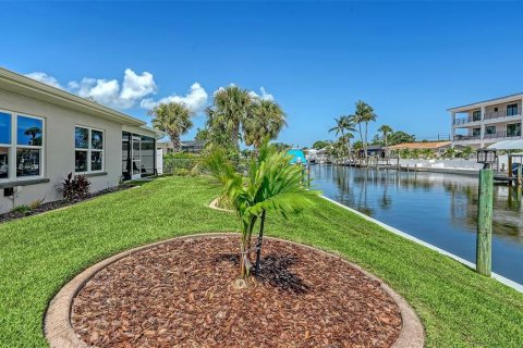 House in Bradenton, Florida 2 bedrooms, 144.37 sq.m. № 1869465 - photo 27