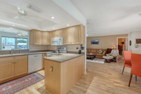 House in Bradenton, Florida 2 bedrooms, 144.37 sq.m. № 1869465 - photo 12