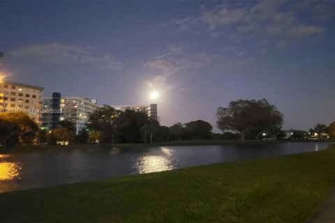 Copropriété à vendre à Hollywood, Floride: 1 chambre, 78.41 m2 № 1988251 - photo 27