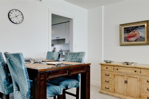 Condominio en alquiler en Holmes Beach, Florida, 2 dormitorios, 108.6 m2 № 1609755 - foto 11