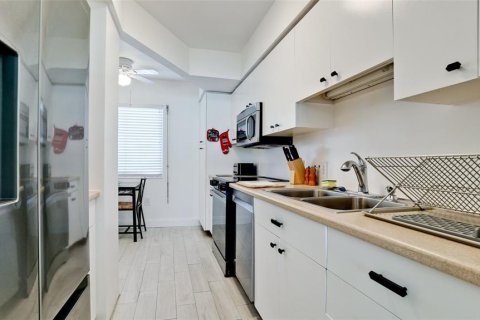 Condominio en alquiler en Holmes Beach, Florida, 2 dormitorios, 108.6 m2 № 1609755 - foto 12