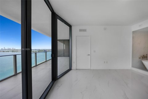 Condominio en venta en Miami, Florida, 2 dormitorios, 143.53 m2 № 1858645 - foto 11