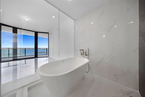 Copropriété à vendre à Miami, Floride: 2 chambres, 143.53 m2 № 1858645 - photo 28