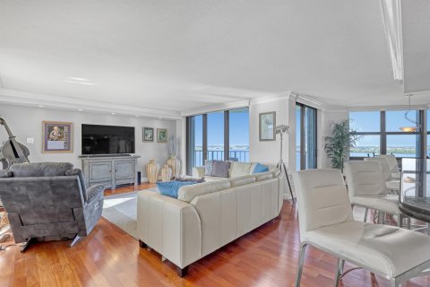 Condo in Riviera Beach, Florida, 2 bedrooms № 2343898