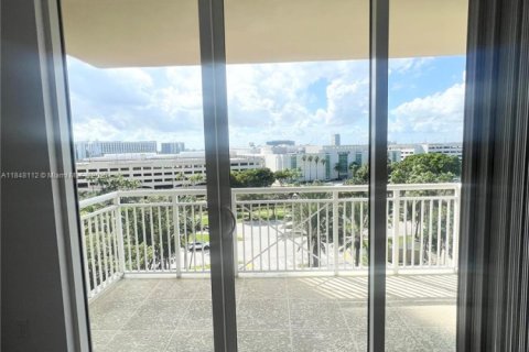 Condo in Aventura, Florida, 2 bedrooms  № 1849309 - photo 21