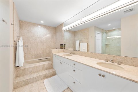Copropriété à louer à Miami Beach, Floride: 3 chambres, 188.96 m2 № 1960017 - photo 22