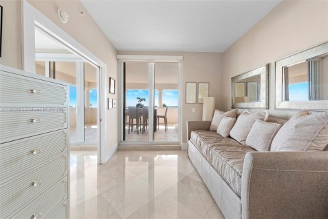 Copropriété à louer à Miami Beach, Floride: 3 chambres, 188.96 m2 № 1960017 - photo 23