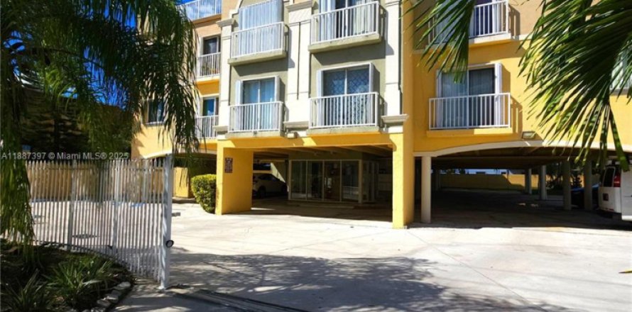 Condo in Miami, Florida, 1 bedroom  № 1947332