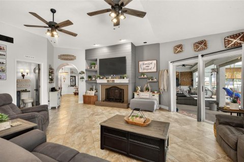 House in Mount Dora, Florida 3 bedrooms, 294.87 sq.m. № 2199405 - photo 28