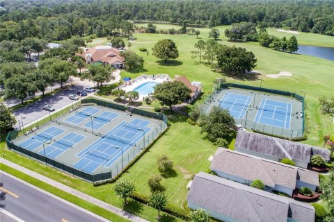 House in Mount Dora, Florida 3 bedrooms, 294.87 sq.m. № 2199405 - photo 16