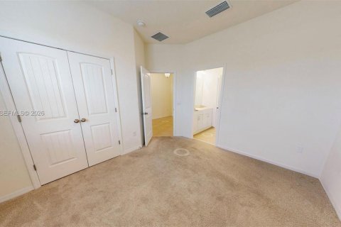 House in Kissimmee, Florida 4 bedrooms, 264.96 sq.m. № 2032846 - photo 15