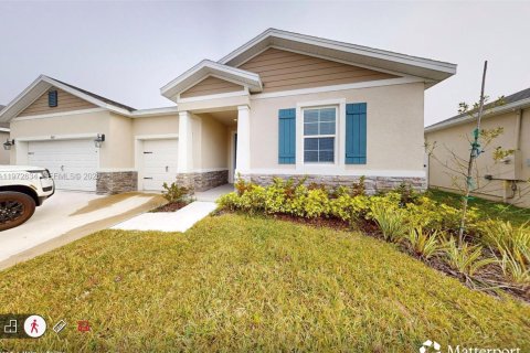 House in Kissimmee, Florida 4 bedrooms, 264.96 sq.m. № 2032846 - photo 2