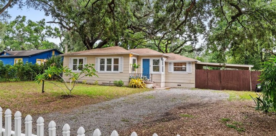 Villa ou maison à Tampa, Floride 3 chambres, 94.39 m2 № 2215643