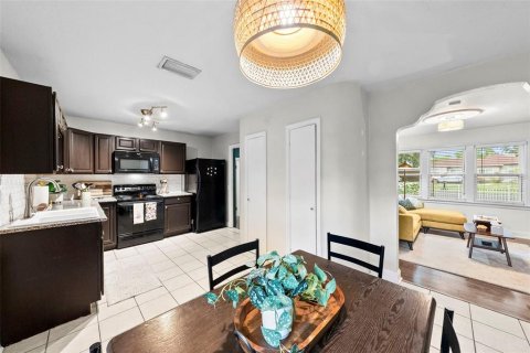Villa ou maison à vendre à Tampa, Floride: 3 chambres, 94.39 m2 № 2215643 - photo 15