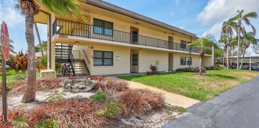 Condominio en Largo, Florida, 2 dormitorios  № 1626657