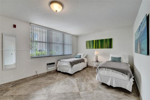 Copropriété à vendre à Hallandale Beach, Floride: 2 chambres, 107.12 m2 № 1921646 - photo 25