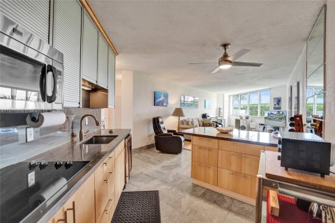 Copropriété à vendre à Hallandale Beach, Floride: 2 chambres, 107.12 m2 № 1921646 - photo 4