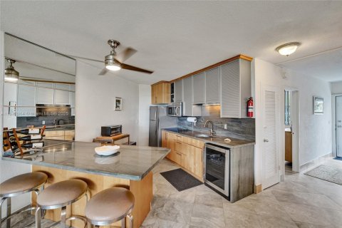 Copropriété à vendre à Hallandale Beach, Floride: 2 chambres, 107.12 m2 № 1921646 - photo 1