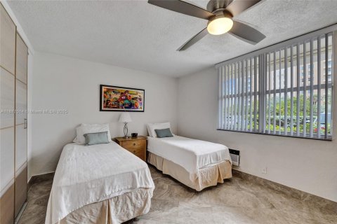Copropriété à vendre à Hallandale Beach, Floride: 2 chambres, 107.12 m2 № 1921646 - photo 29