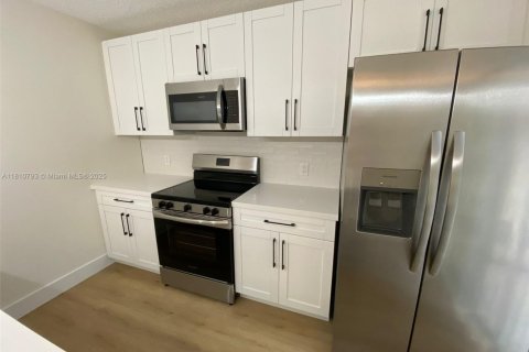 Touwnhouse à vendre à West Palm Beach, Floride: 2 chambres, 114.83 m2 № 1753089 - photo 19
