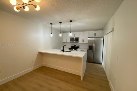 Touwnhouse à vendre à West Palm Beach, Floride: 2 chambres, 114.83 m2 № 1753089 - photo 11