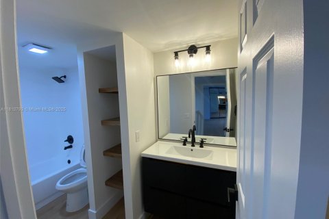 Touwnhouse à vendre à West Palm Beach, Floride: 2 chambres, 114.83 m2 № 1753089 - photo 8