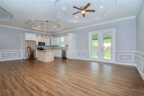 House in Tampa, Florida 4 bedrooms, 182.74 sq.m. № 1887019 - photo 13